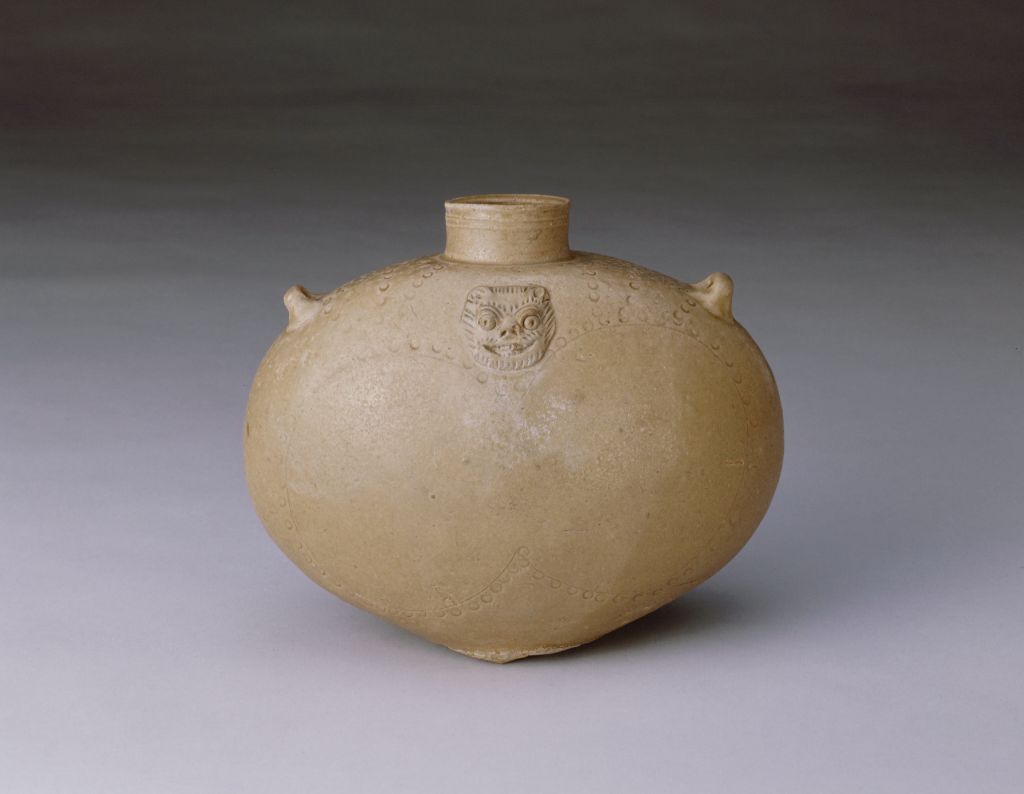 图片[1]-Blue glaze double series flat pot with animal face pattern-China Archive